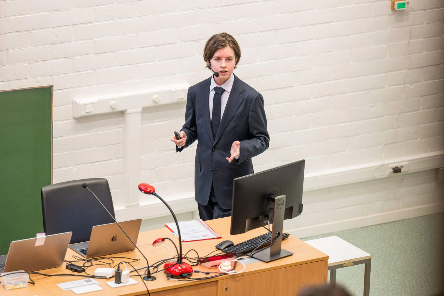 Laurent Simons: The 15-Year-Old Quantum Prodigy Revolutionizing Science and Inspiring a Generation